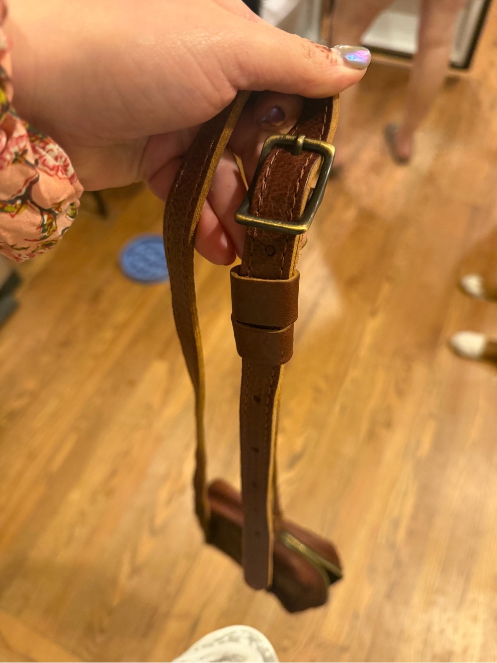 Portland Leather Chestnut Brown Large Crossbody Camera Bag - Picture 8 of 9